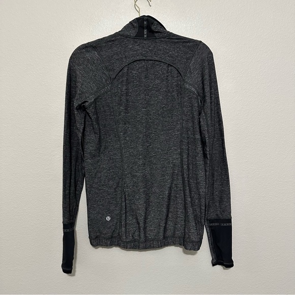 Lululemon women’s Pace Pusher 1/2 Zip Heathered Black / Black size 6 thumbholes - Picture 2 of 4